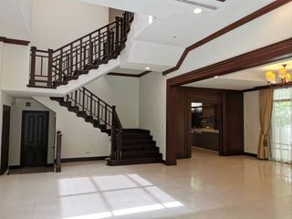 For rent 4 bedrooms house in Yan Nawa, Bangkok