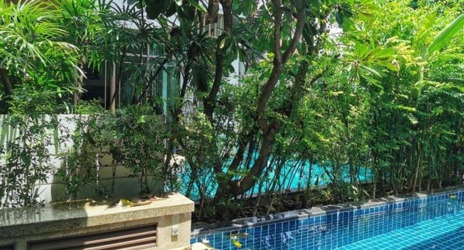 For rent 4 bedrooms house in Yan Nawa, Bangkok