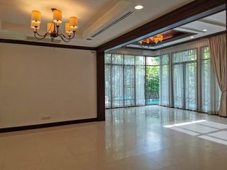 For rent 4 bedrooms house in Yan Nawa, Bangkok