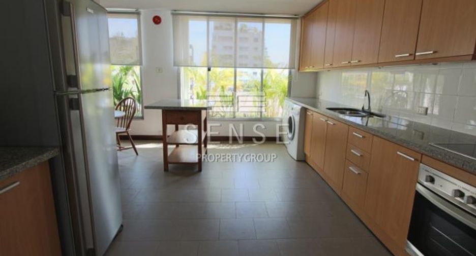 Condo en alquiler de 3 habitaciones en Sathon, Bangkok