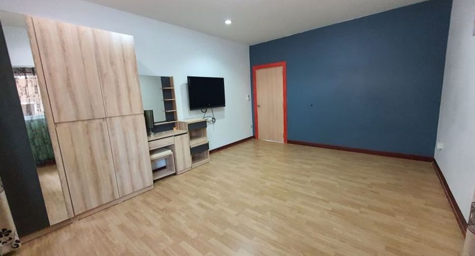 For rent 4 bedrooms house in Bang Lamung, Chonburi