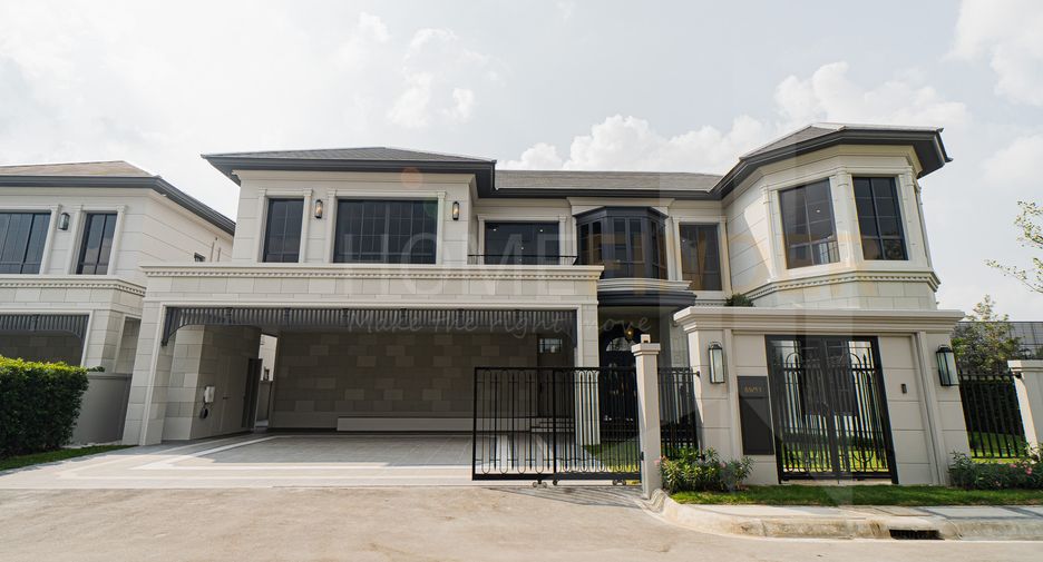 For sale 4 Beds house in Bang Kapi, Bangkok