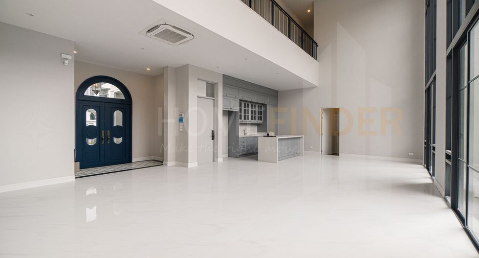For sale 4 Beds house in Bang Kapi, Bangkok