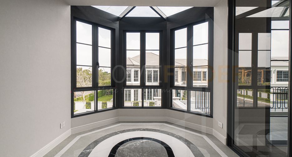 For sale 4 Beds house in Bang Kapi, Bangkok