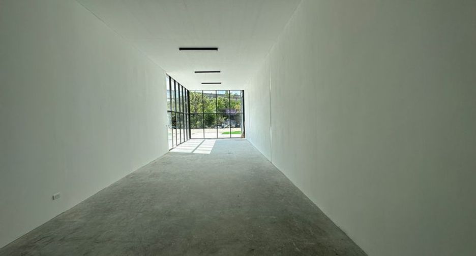 For rent retail Space in Bang Phli, Samut Prakan