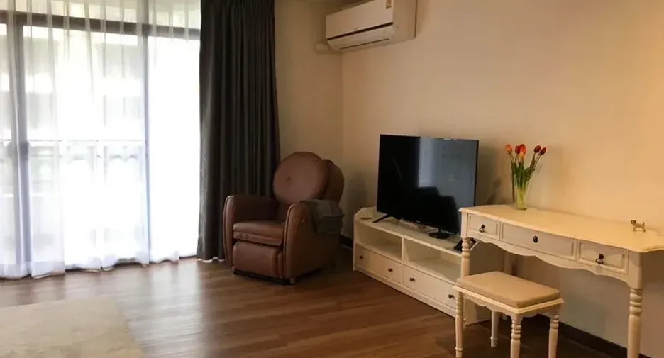 Casa adosada en alquiler y en venta de 4 habitaciones en Suan Luang, Bangkok