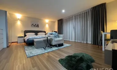 Casa adosada en alquiler y en venta de 4 habitaciones en Suan Luang, Bangkok