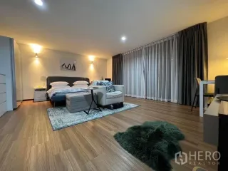 Reihenhaus zur Miete und zum Kauf mit 4 Zimmer in Suan Luang, Bangkok