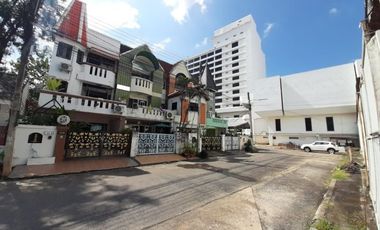 For sale 2 bed townhouse in Mueang Chiang Mai, Chiang Mai
