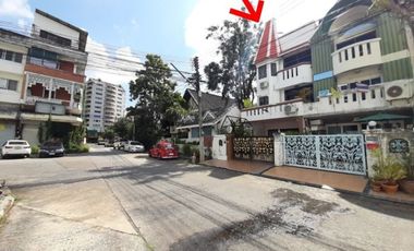 For sale 2 bed townhouse in Mueang Chiang Mai, Chiang Mai