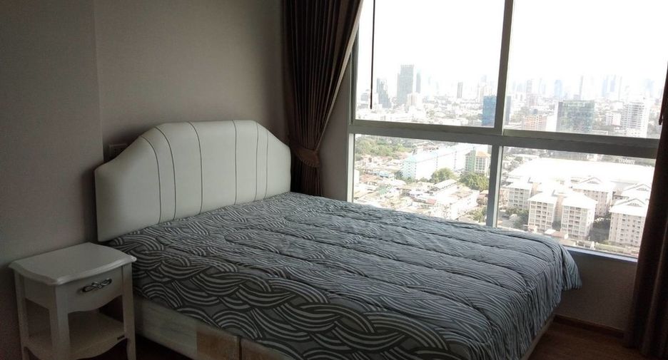 For rent 2 bedrooms condo in Yan Nawa, Bangkok