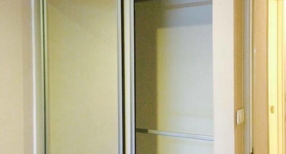 For rent 2 bedrooms condo in Yan Nawa, Bangkok