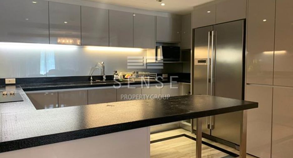 For rent 3 bedrooms condo in Watthana, Bangkok