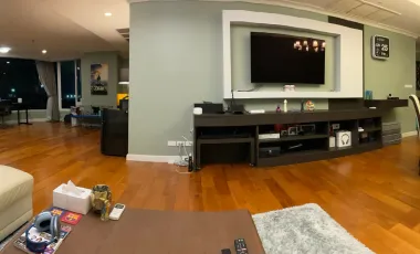 For rent 3 bed condo in Dusit, Bangkok