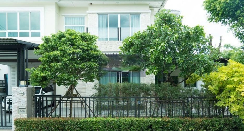 For rent and for sale 3 bed house in Saphan Sung, Bangkok