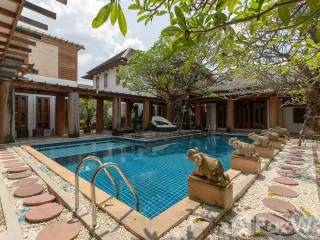 For sale 5 bed villa in Bueng Kum, Bangkok