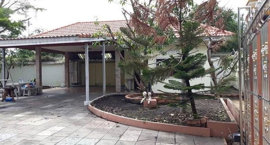 For sale 4 Beds house in Bueng Kum, Bangkok