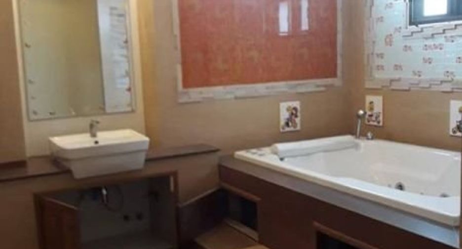 For sale 4 Beds house in Bueng Kum, Bangkok