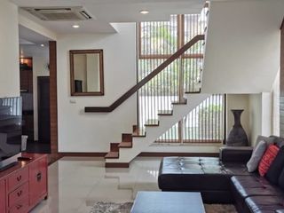 Haus zur Miete mit 5 Zimmer in Bang Lamung, Chonburi