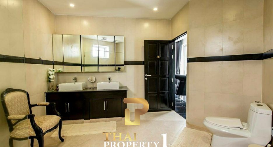 For sale 5 Beds condo in Huay Yai, Pattaya