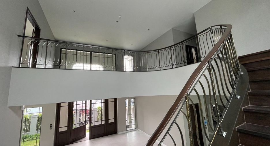 For sale 7 bed house in Saphan Sung, Bangkok