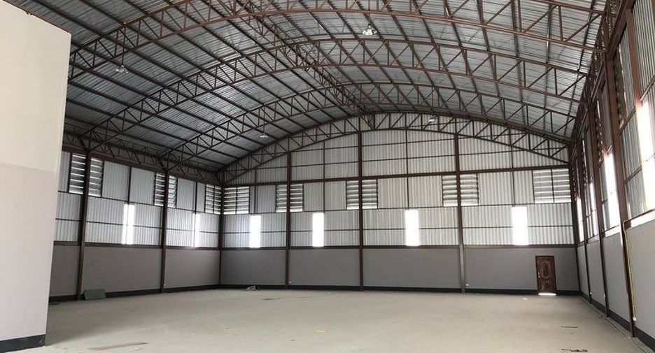 For sale and for rent warehouse in Sai Noi, Nonthaburi