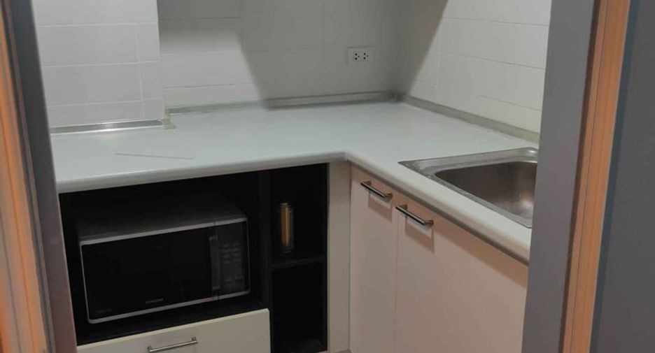 For rent studio condo in Huai Khwang, Bangkok