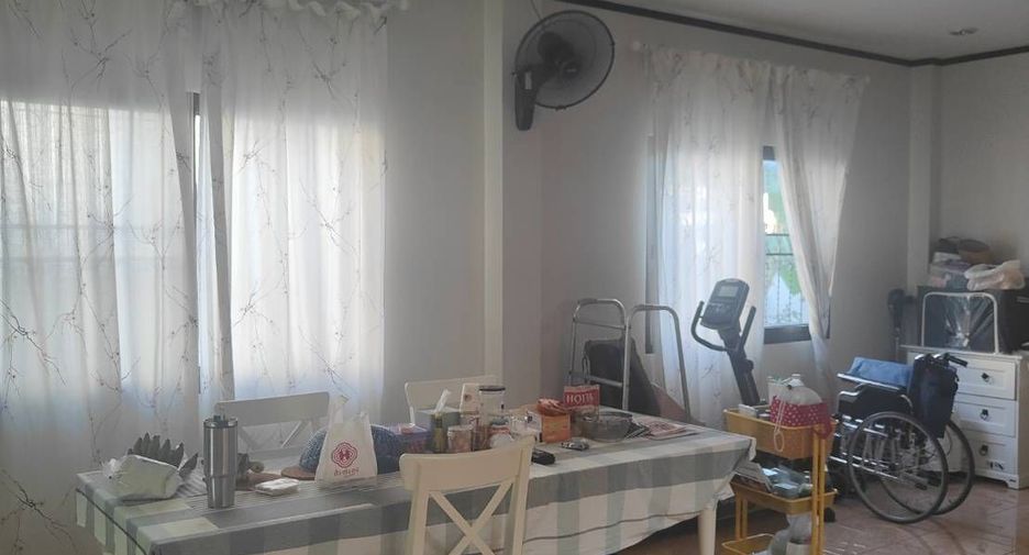 For sale 4 bed house in San Kamphaeng, Chiang Mai