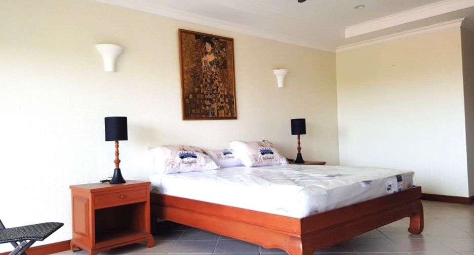 For sale 2 bedrooms condo in Jomtien, Pattaya