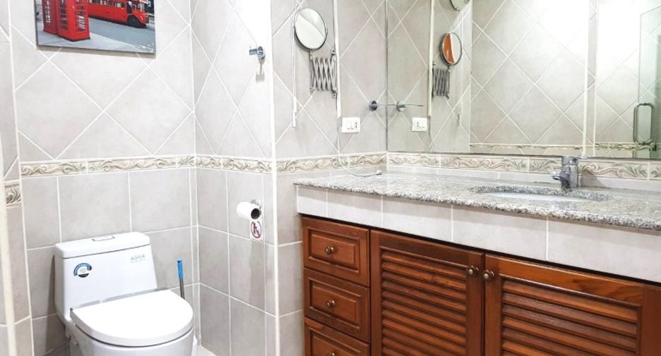 For sale 2 bedrooms condo in Jomtien, Pattaya