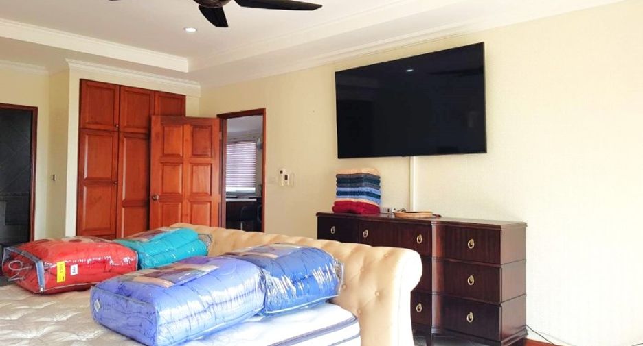 For sale 2 bedrooms condo in Jomtien, Pattaya
