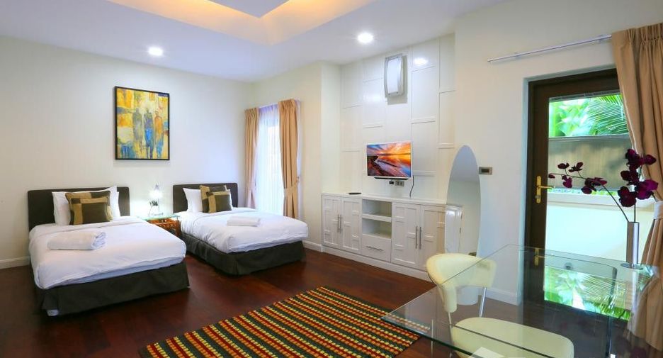 For sale 5 bed villa in Pratumnak, Pattaya