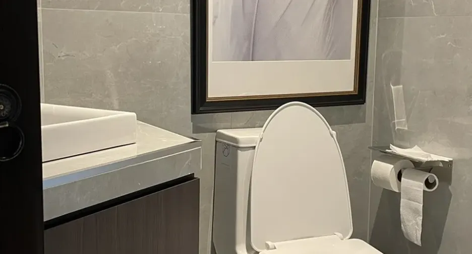 For sale 2 bed condo in Yan Nawa, Bangkok