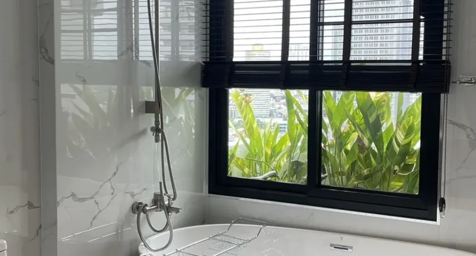 For sale 2 bed condo in Yan Nawa, Bangkok