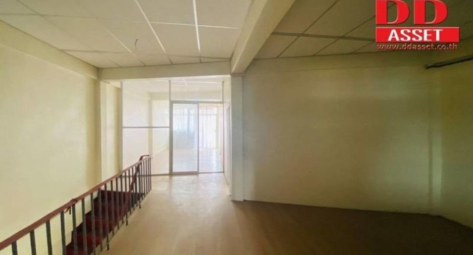 For rent そして for sale 6 Beds retail Space in Lat Krabang, Bangkok