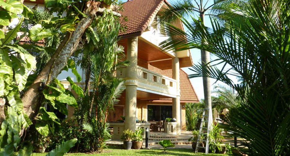 For sale 6 bed condo in Mueang Phuket, Phuket