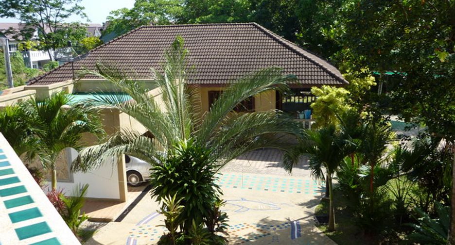 For sale 6 bed condo in Mueang Phuket, Phuket
