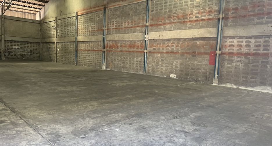 For rent warehouse in Mueang Samut Prakan, Samut Prakan