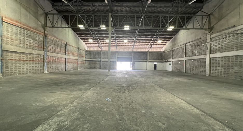 For rent warehouse in Mueang Samut Prakan, Samut Prakan