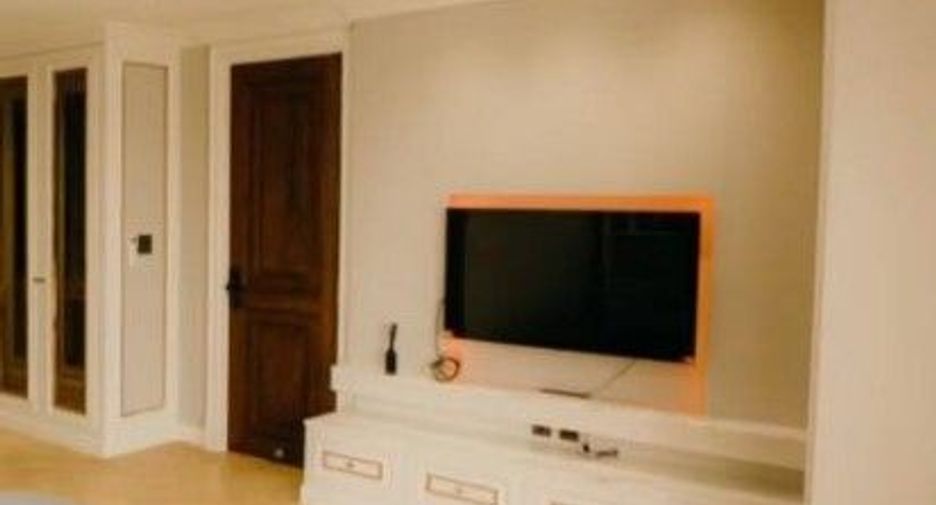 For sale 6 Beds townhouse in Lat Phrao, Bangkok