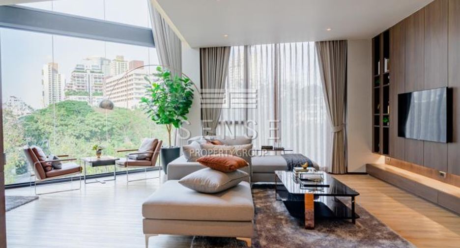 For rent 3 bedrooms condo in Khlong Toei, Bangkok