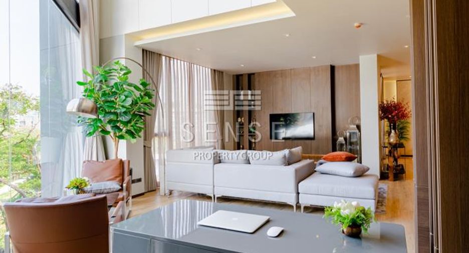 For rent 3 bedrooms condo in Khlong Toei, Bangkok