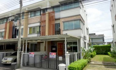 Reihenhaus zum Kauf mit 3 Zimmer in Bang Phli, Samut Prakan
