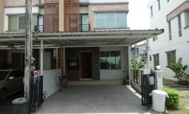 Reihenhaus zum Kauf mit 3 Zimmer in Bang Phli, Samut Prakan