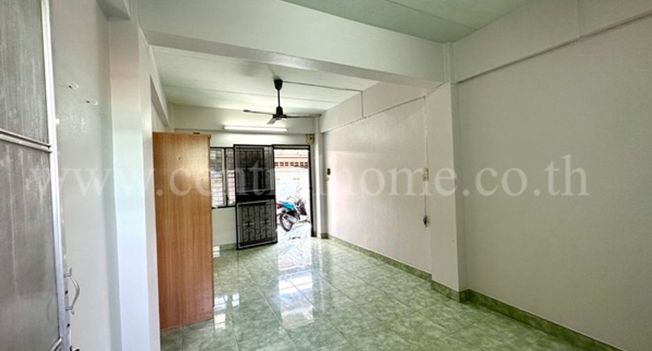 For sale 35 bed apartment in Khlong Luang, Pathum Thani