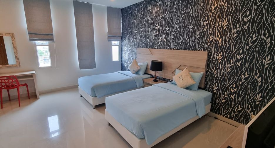 For sale 4 bed condo in Na Jomtien, Pattaya