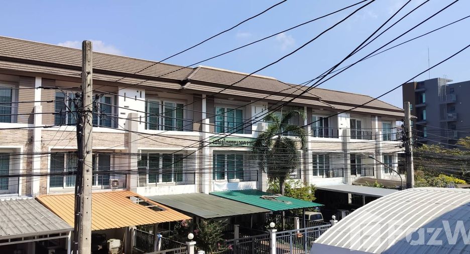 For sale 6 bed townhouse in Bang Kapi, Bangkok