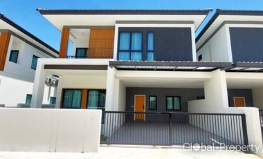 For sale 4 bedrooms house in Bang Lamung, Chonburi