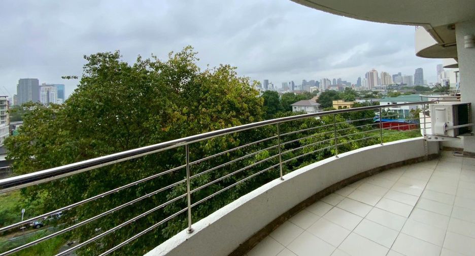 Wohnung zur Miete und zum Kauf mit 2 Zimmer in Watthana, Bangkok