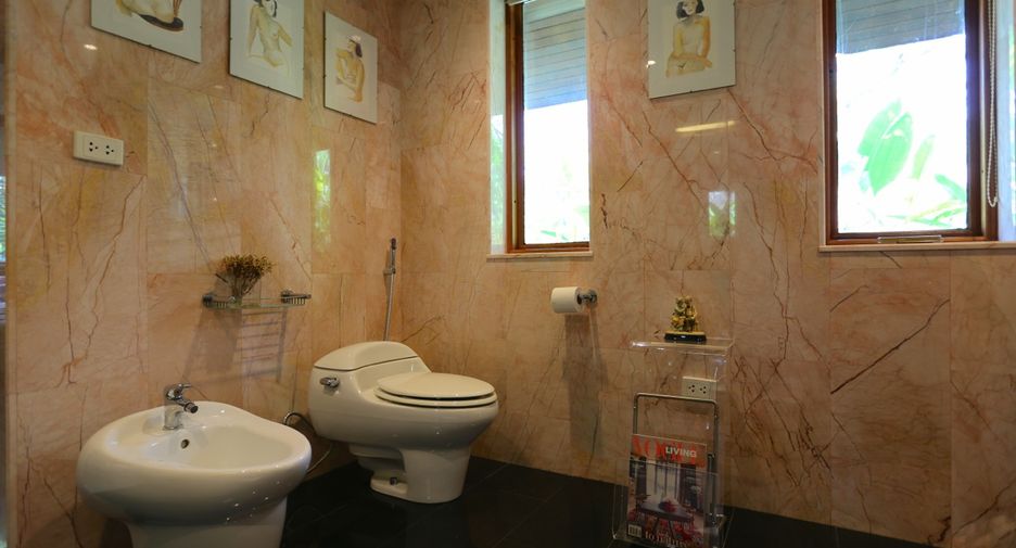 Casa en venta de 4 habitaciones en Bang Lamung, Chonburi